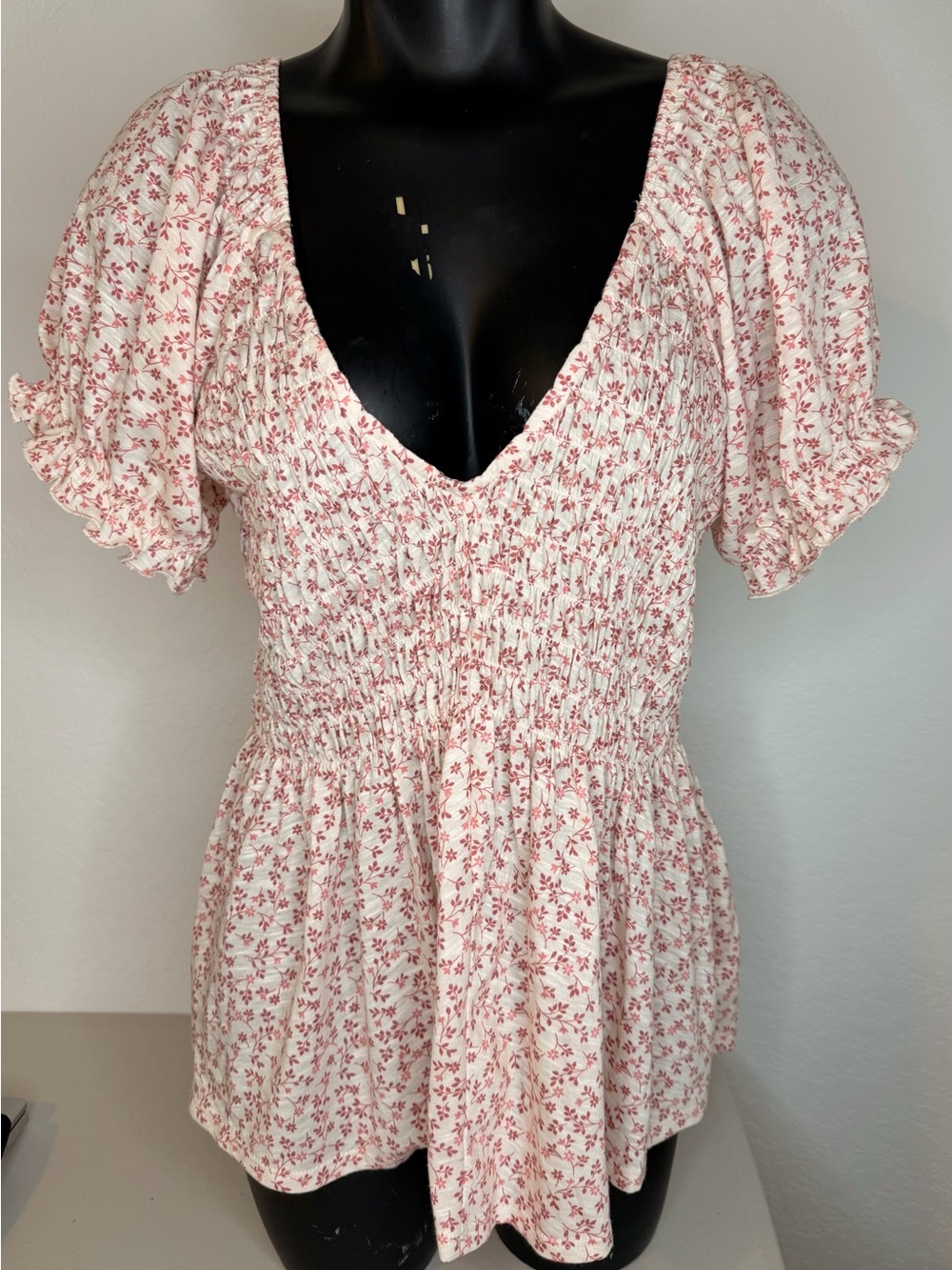 NWT Buckle Daytrip Smocked Puff Shirt Sleeve Boho Babydoll Pink Floral Top L